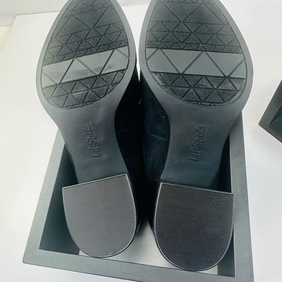 Life Stride Black Heels with Elegant Design - Picture 9 of 13